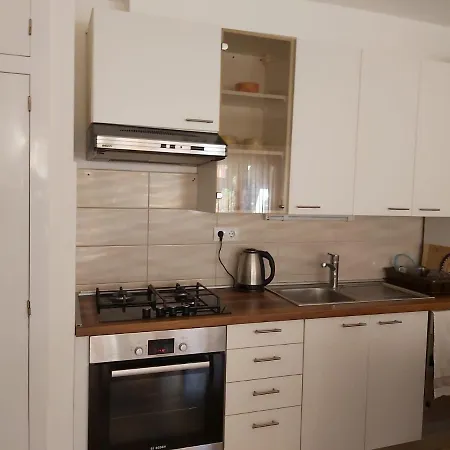 Rita Near Trstenik דירה *