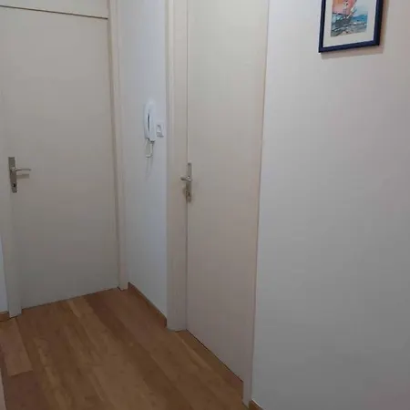 דירה Rita Near Trstenik ספליט