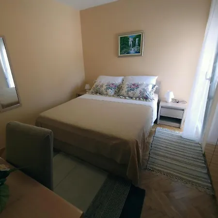 Rita Near Trstenik דירה ספליט